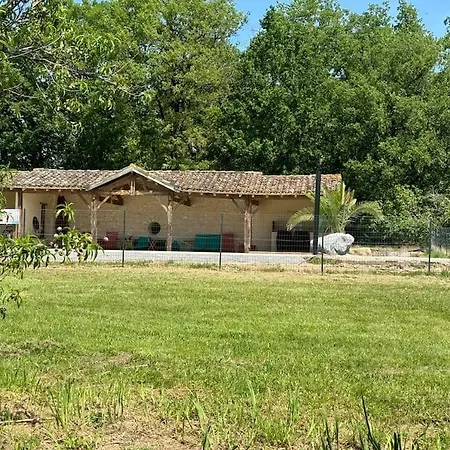 Gite Le Chai Casa de Férias *